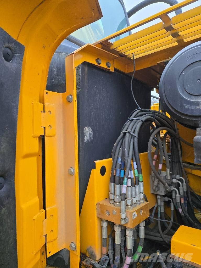 JCB JS 210 LC Rupsgraafmachines