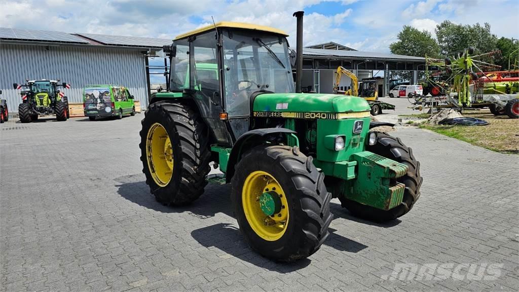 John Deere 2040A Tractoren