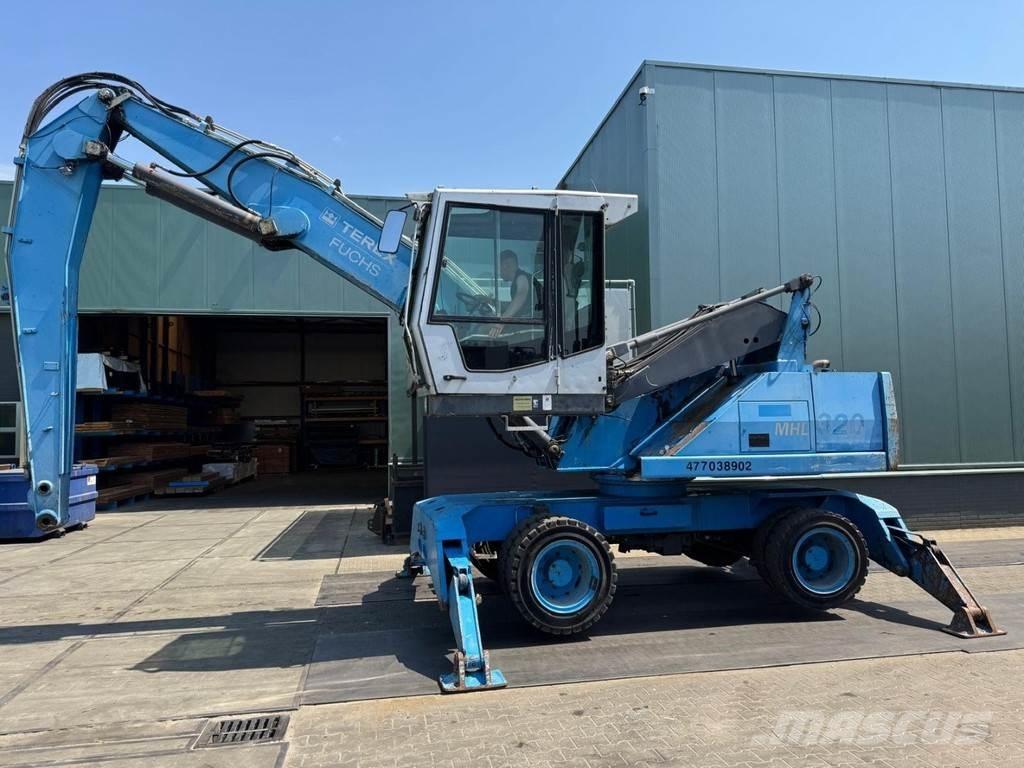 Fuchs MHL 320 Waste / industry handlers