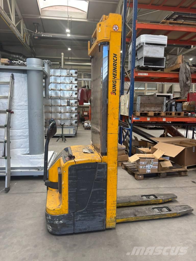 Jungheinrich EJC220 Meeloop stapelaar