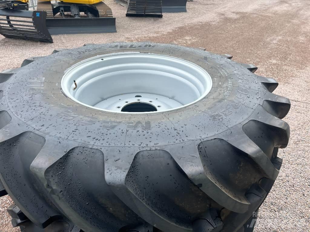 Michelin 650/85-38 Banden, wielen en velgen