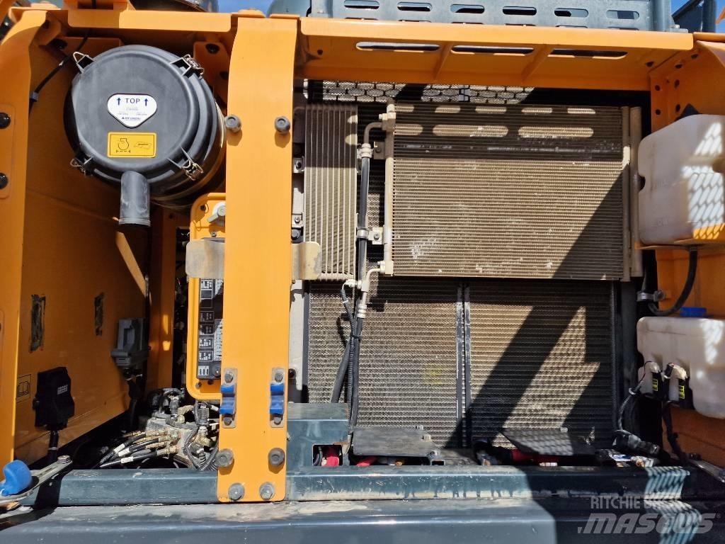 Hyundai HX 220 L Rupsgraafmachines