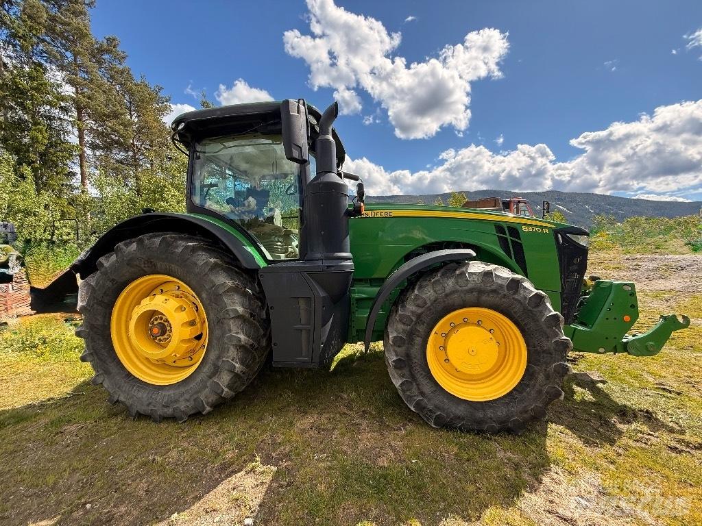 John Deere 8370 R Tractoren