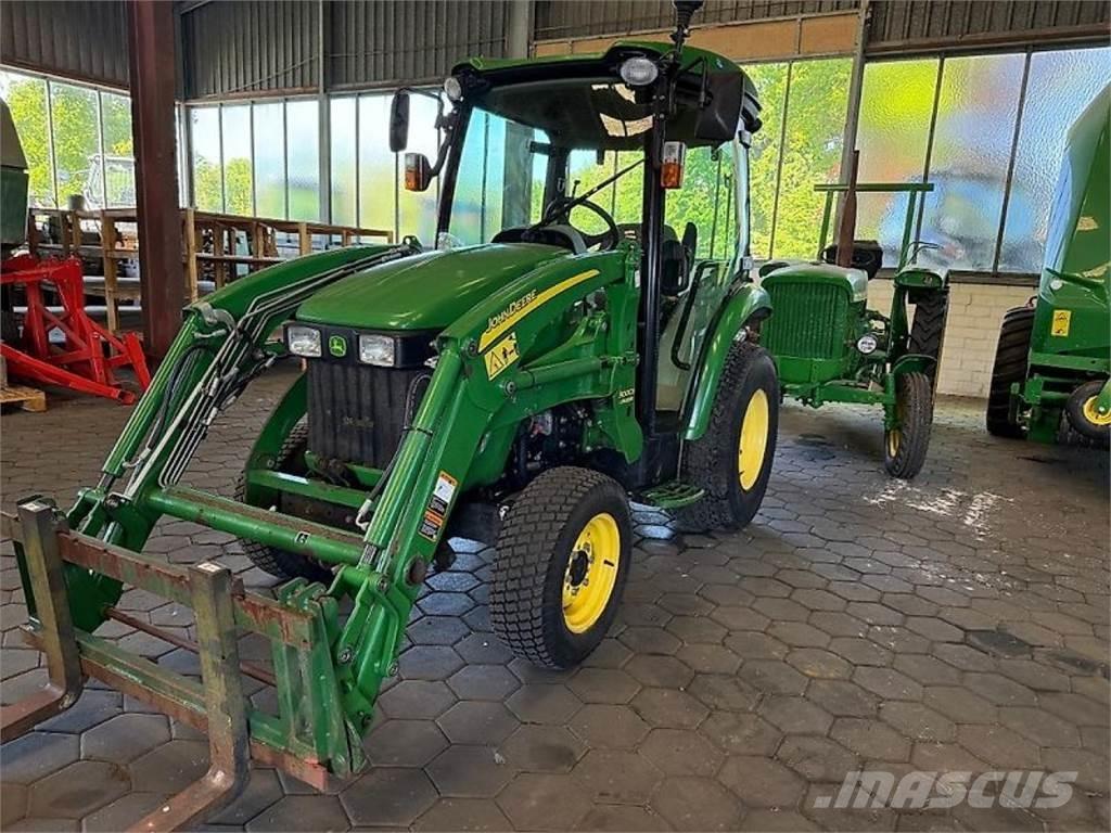 John Deere 3320 Tractoren