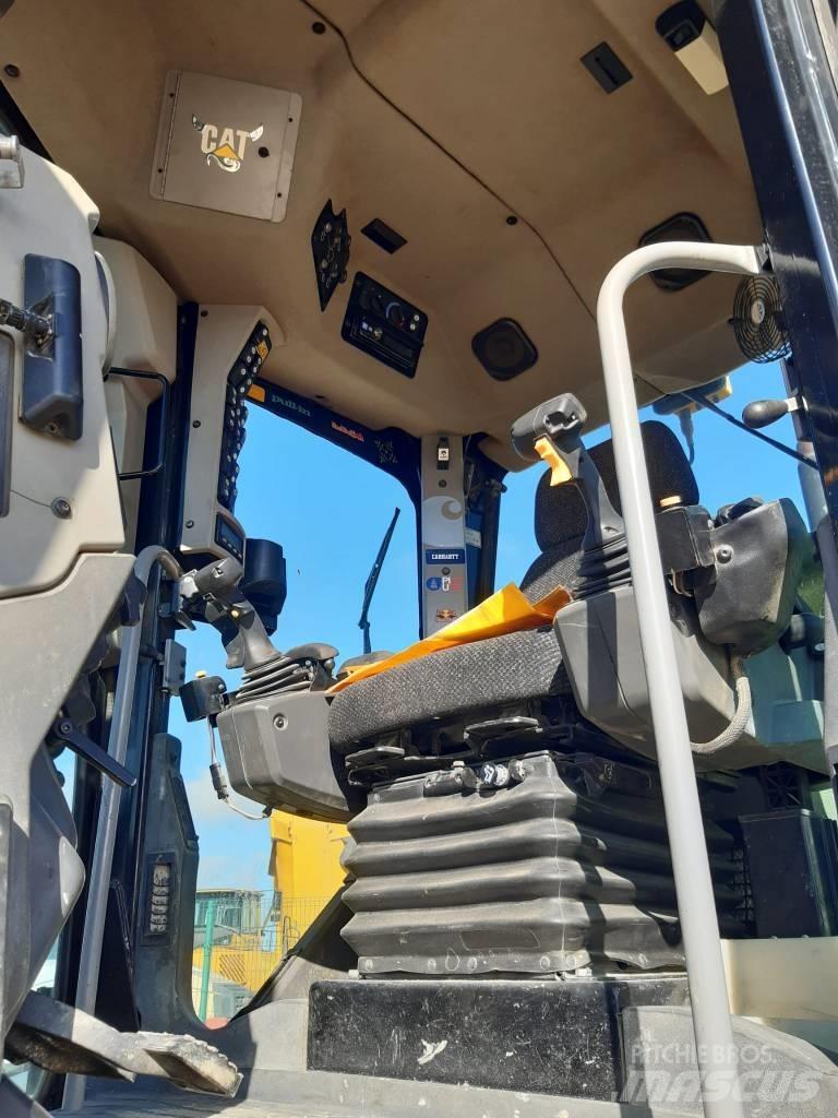 CAT M 140 M 2 Graders