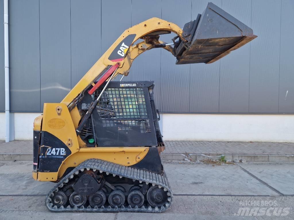 CAT 247 B Schrankladers