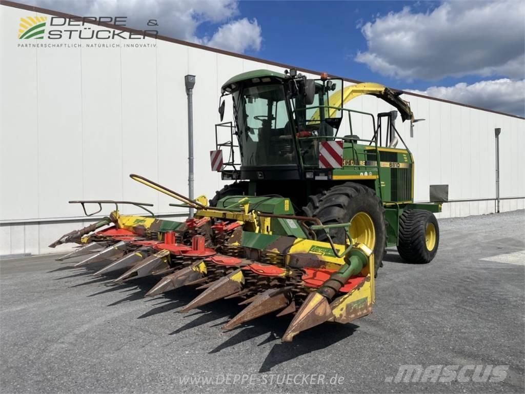 John Deere 6810 Getrokken veldhakselaar