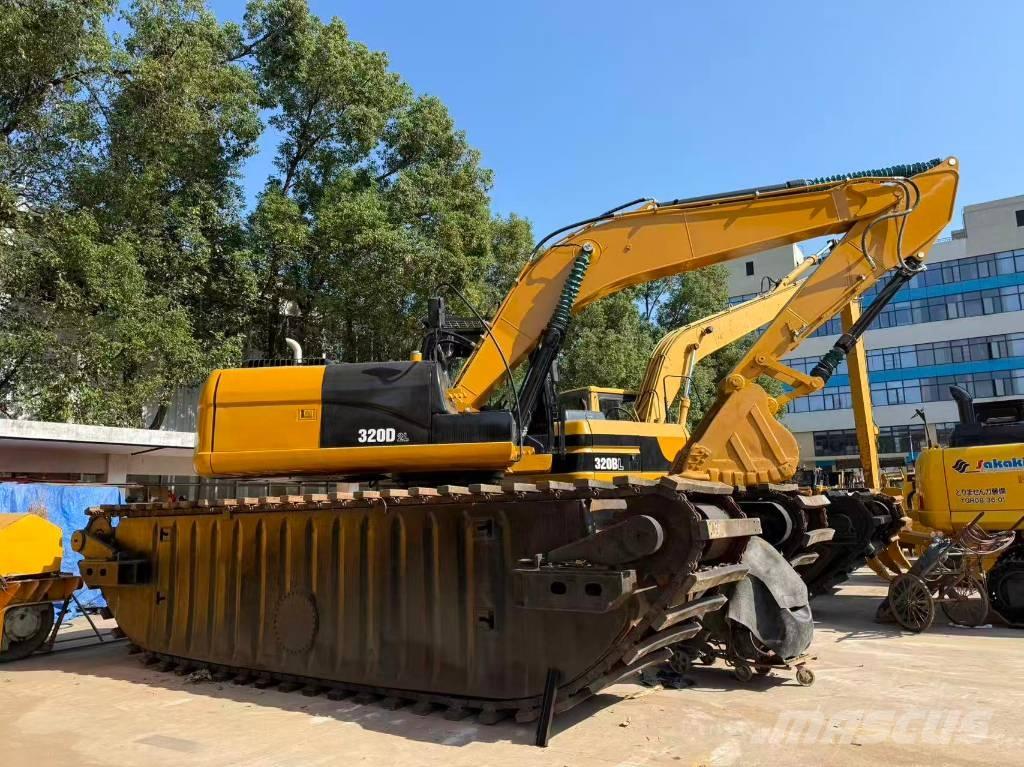 CAT 320 D Amfibische graafmachines
