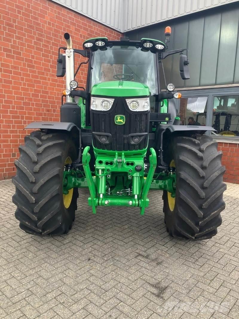 John Deere 6195M Tractoren