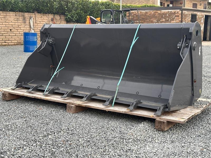 New Holland 220 Bakken