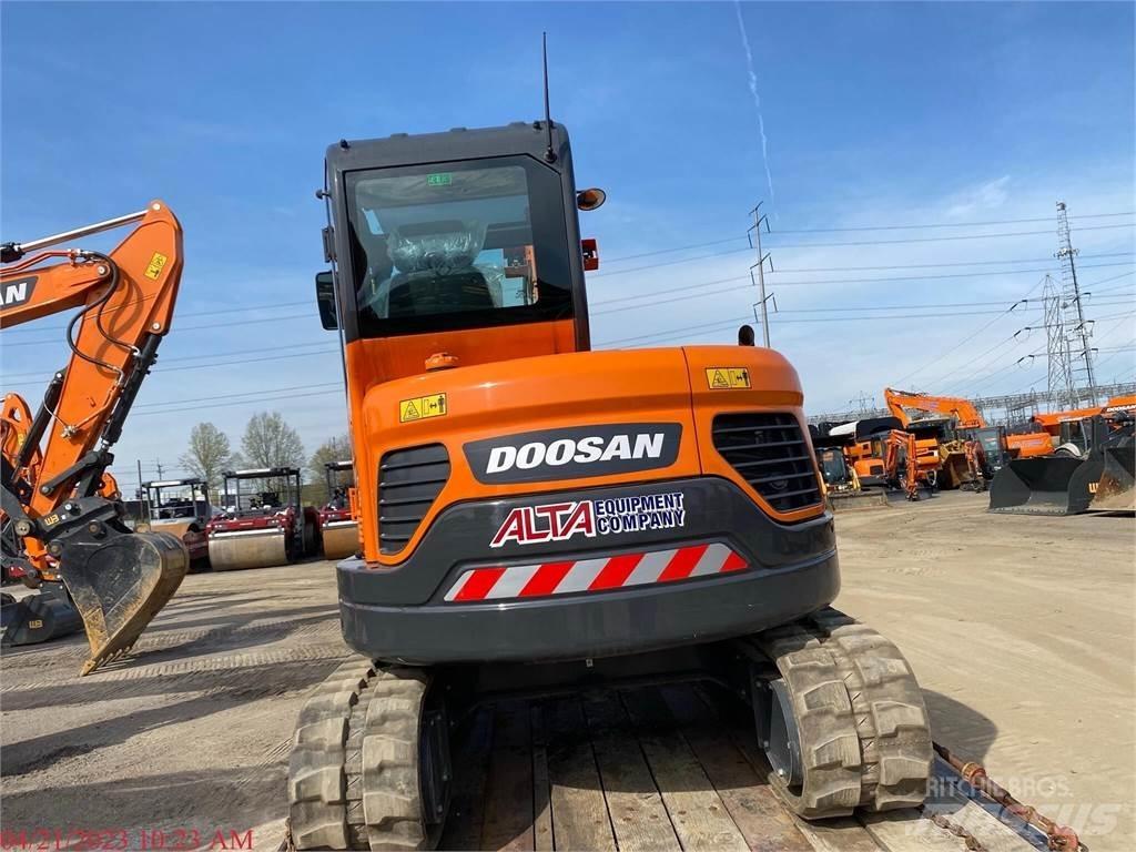 Doosan DX63-3 Rupsgraafmachines