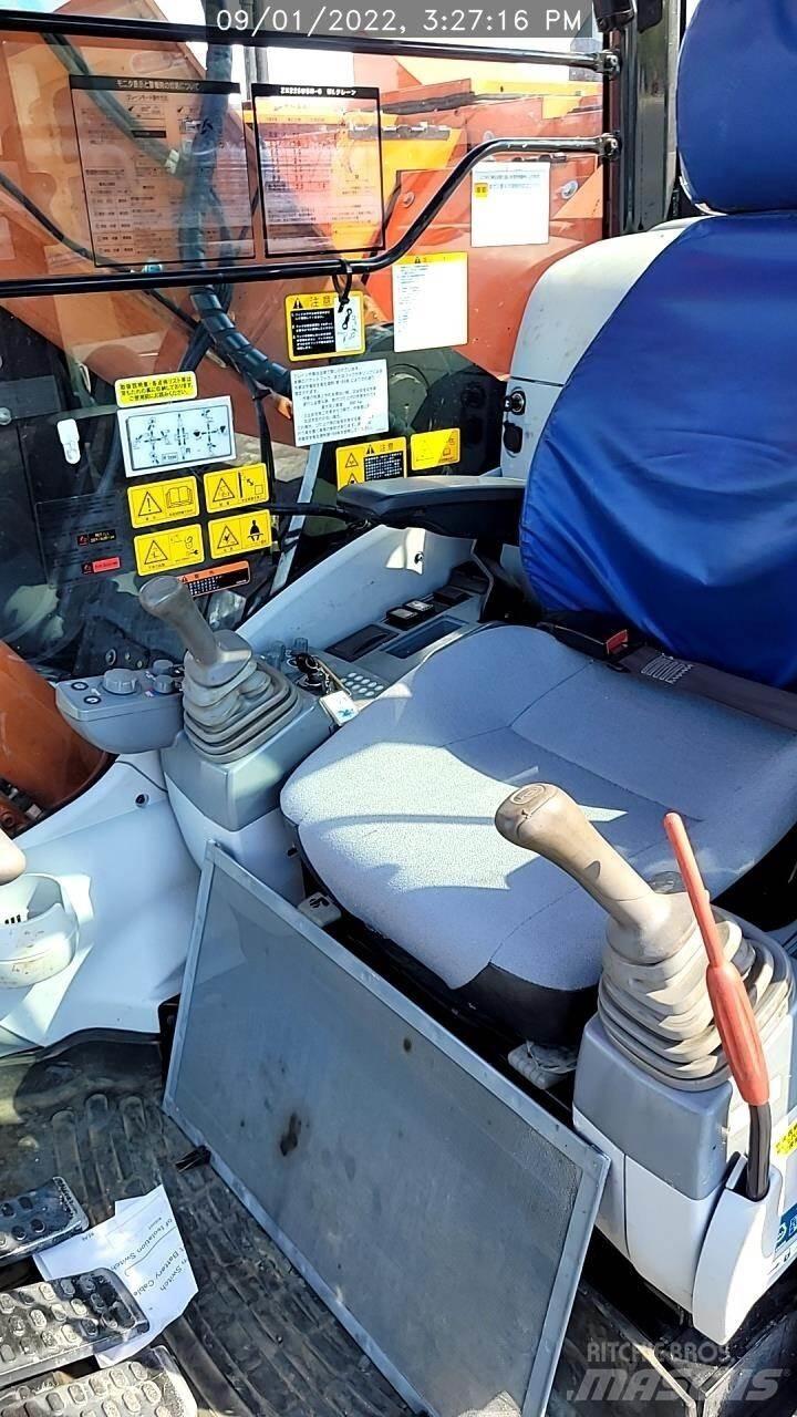 Hitachi ZX225US-6 Rupsgraafmachines