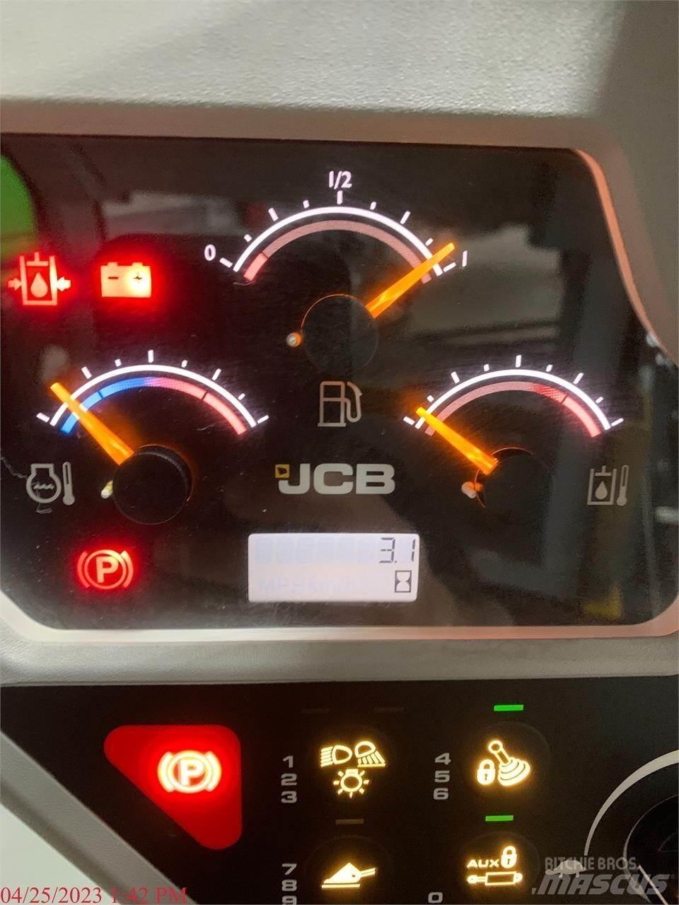 JCB 3TS-8W Schrankladers