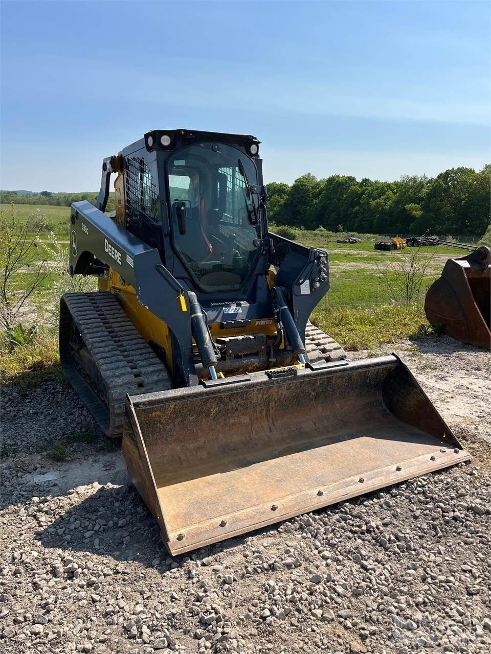 John Deere 333G Schrankladers