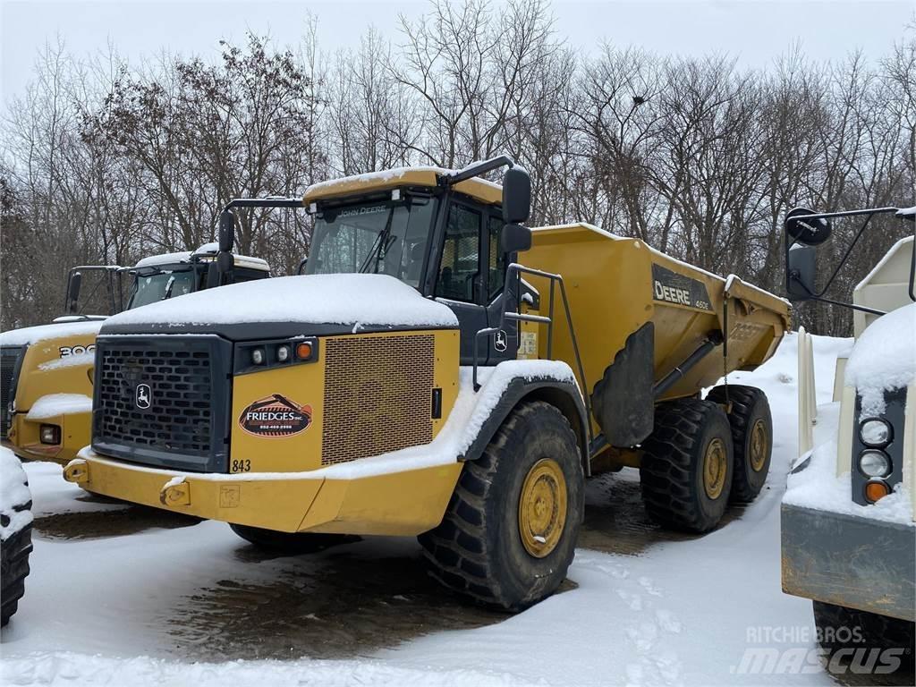 John Deere 460E Knik dumptrucks