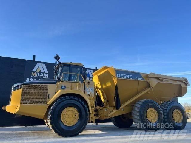 John Deere 460E Knik dumptrucks