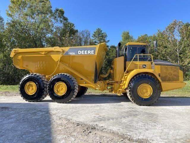 John Deere 460E Knik dumptrucks
