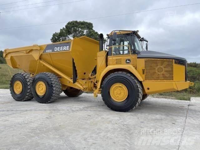 John Deere 460E Knik dumptrucks