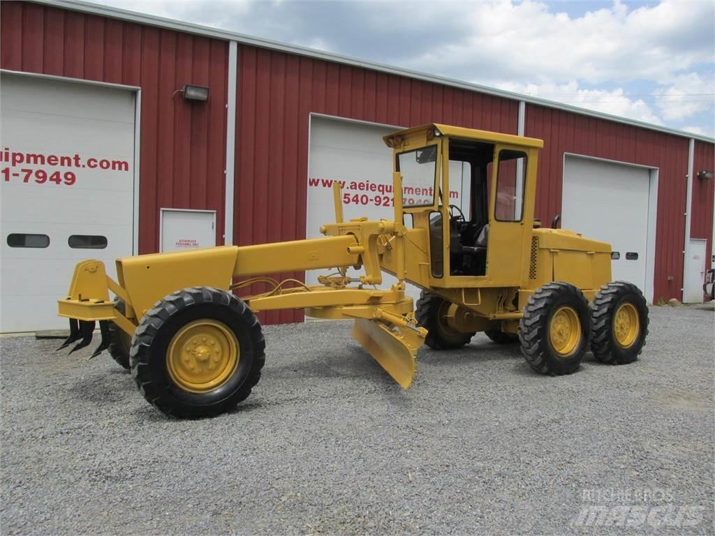 John Deere 570 Graders