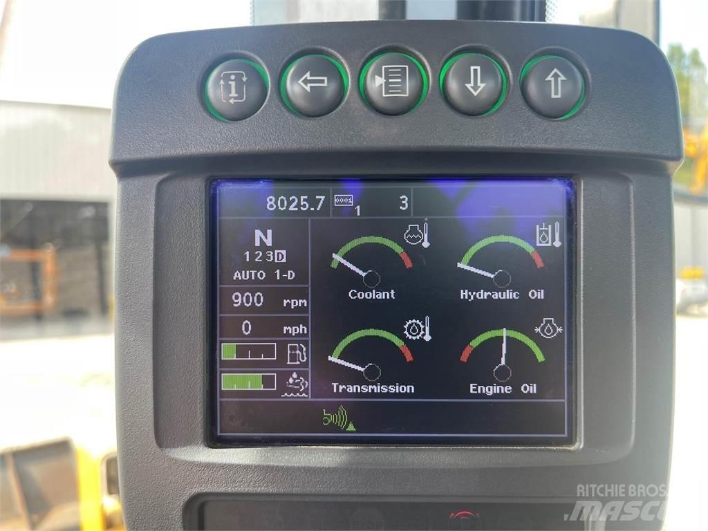 John Deere 744K Wielladers