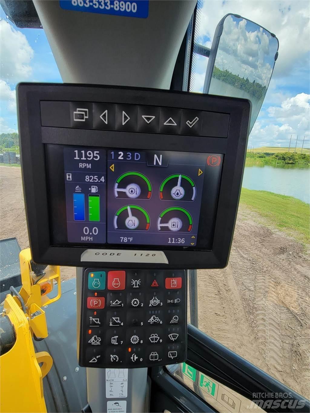 John Deere 744L Wielladers