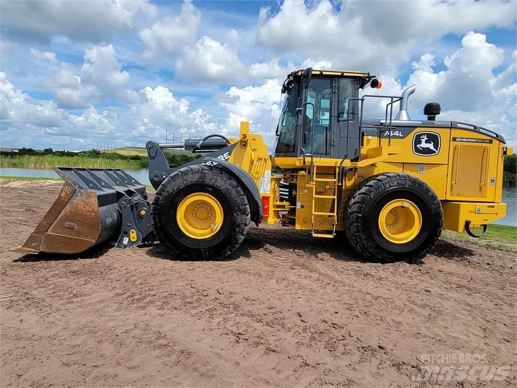 John Deere 744L Wielladers