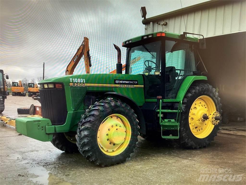 John Deere 8200 Tractoren