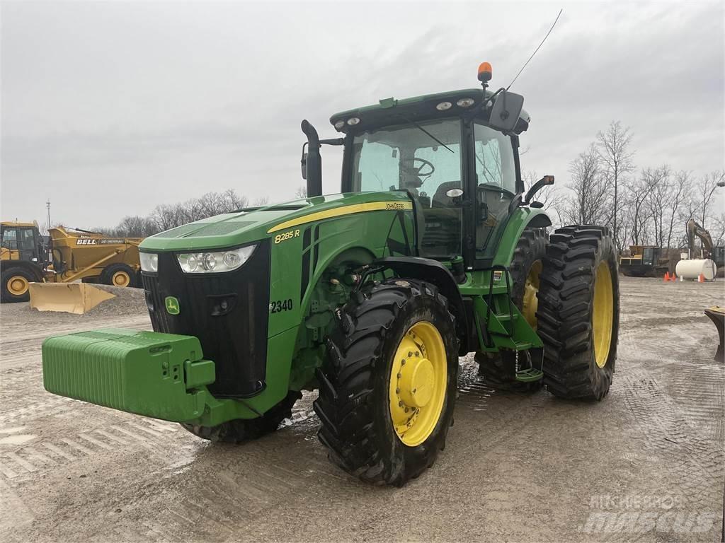 John Deere 8310R Tractoren