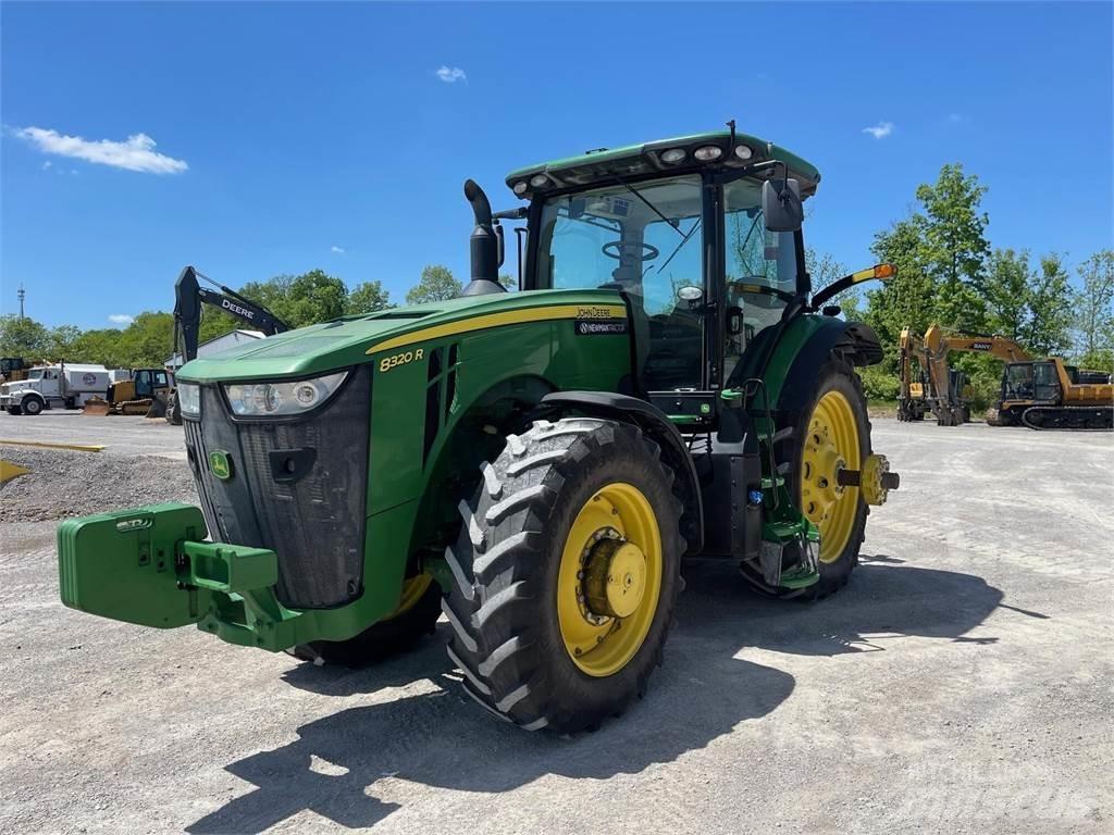John Deere 8320R Tractoren