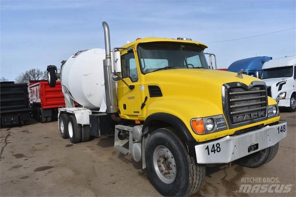 Mack GRANITE CV713 Betonmixers en pompen