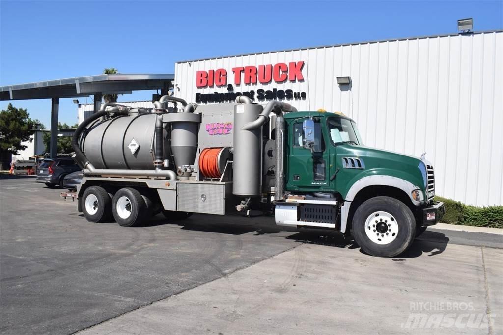 Mack GRANITE GU713 Tankwagen