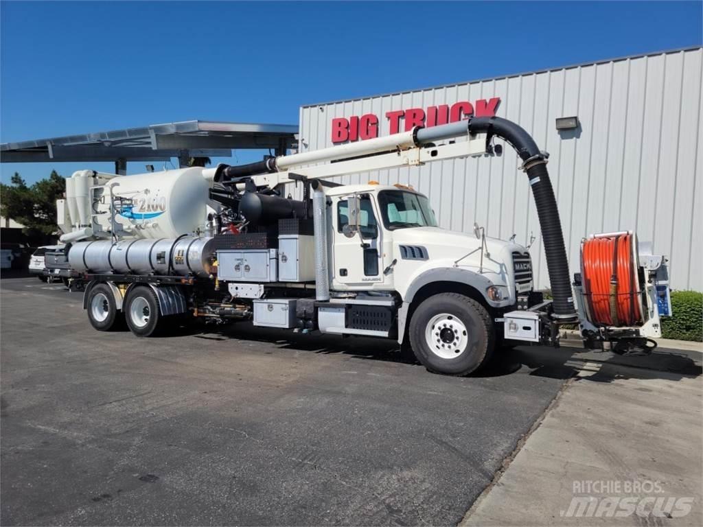Mack GRANITE GU713 Tankwagen