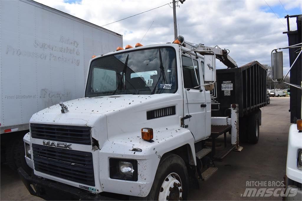 Mack MIDLINER CS300 Vlakke laadvloer met kraan