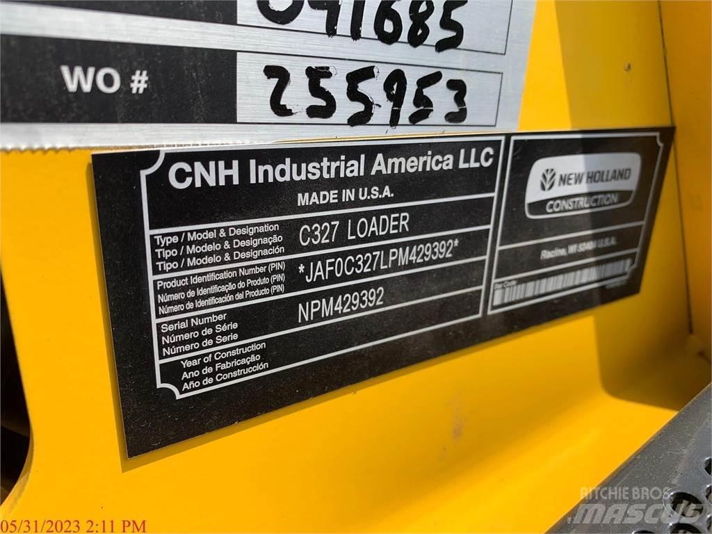 New Holland C327 Schrankladers