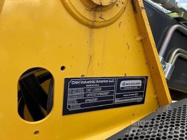 New Holland C327 Schrankladers