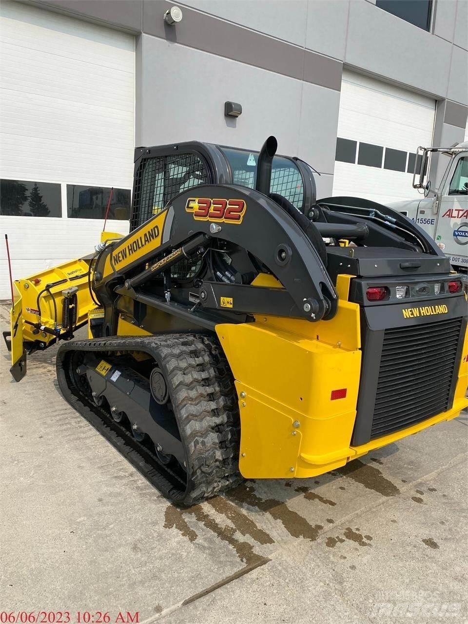 New Holland C332 Schrankladers