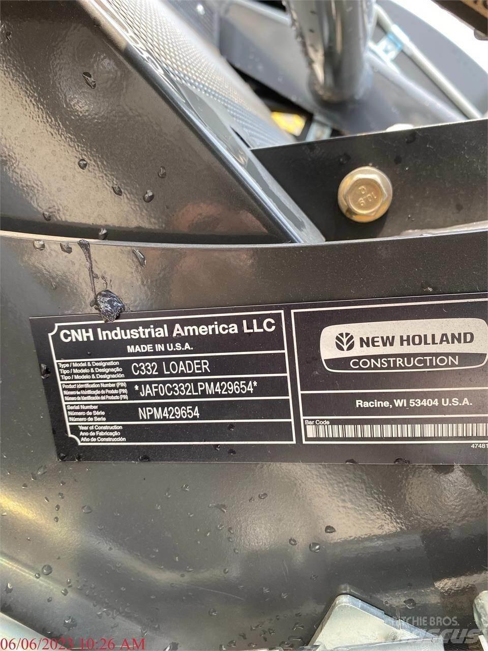 New Holland C332 Schrankladers