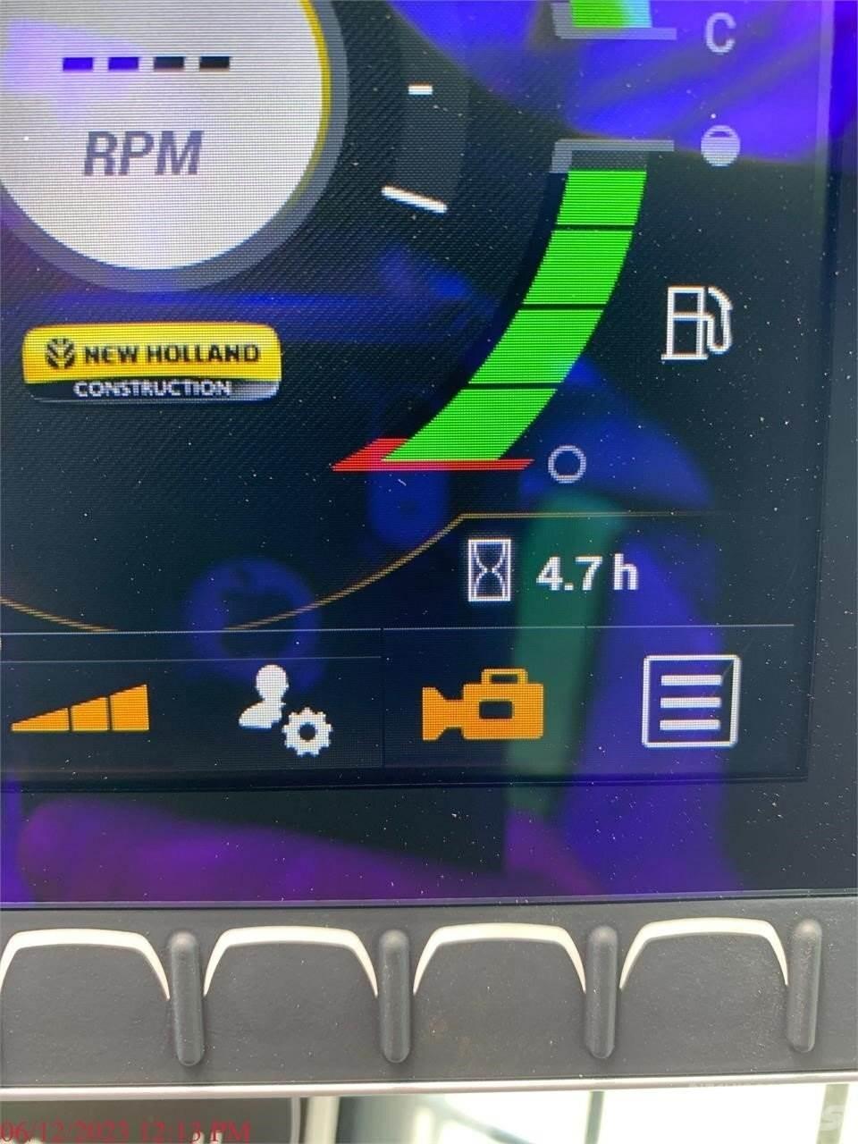 New Holland C337 Schrankladers