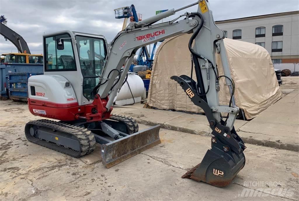 Takeuchi TB235-2 Minigraafmachines < 7t