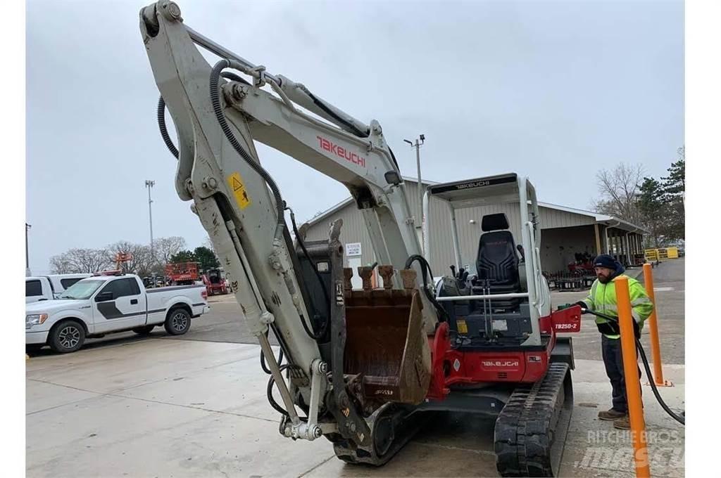 Takeuchi TB250-2 Minigraafmachines < 7t