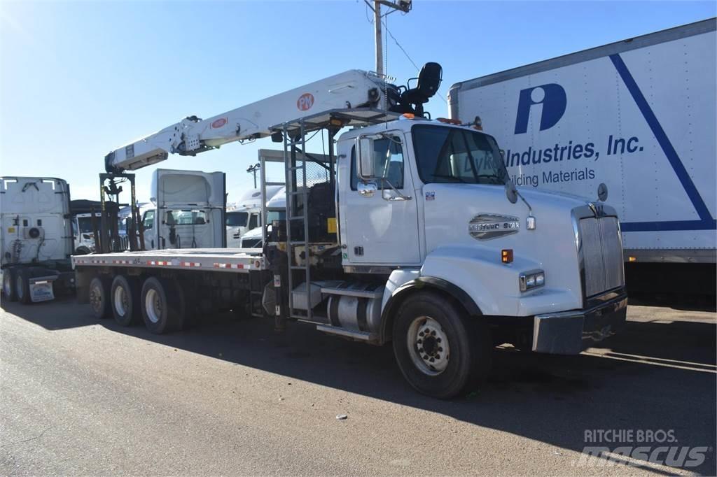 Western Star 4900 Vlakke laadvloer met kraan