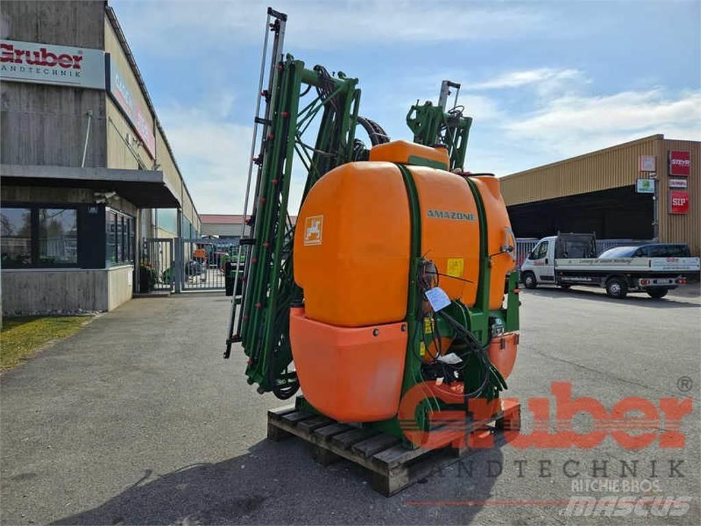 Amazone UF 1501 Getrokken spuitmachines