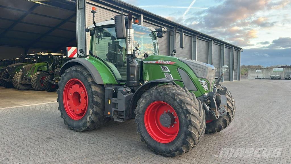 Fendt 724 VARIO Tractoren