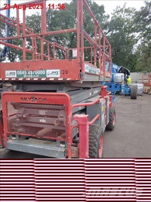 SkyJack SJ 8841 RT Schaarhoogwerkers