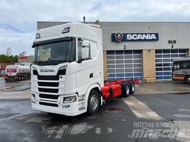 Scania S 590 Chassis met cabine