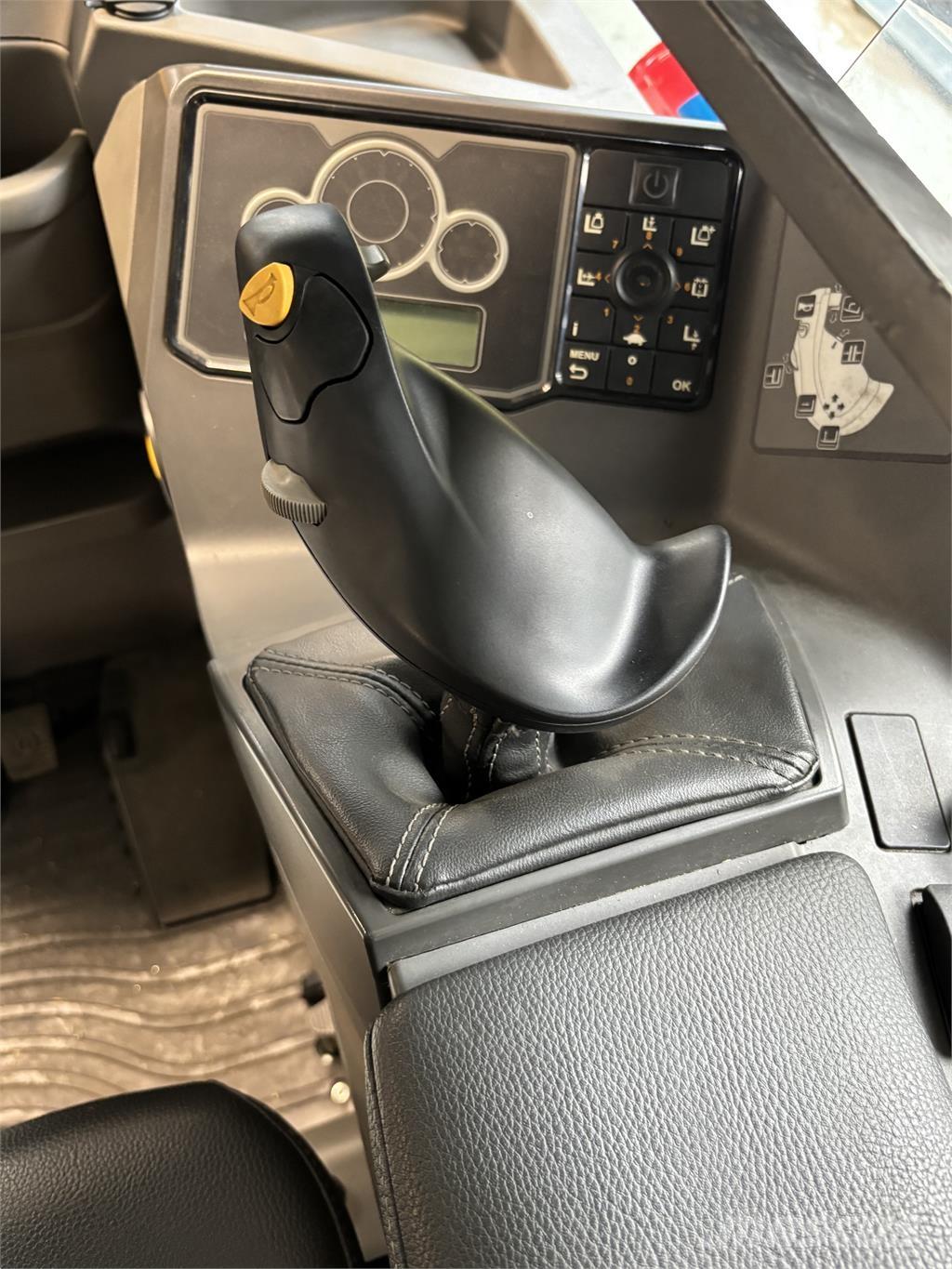 Atlet UHD200 Reachtruck voor hoog niveau