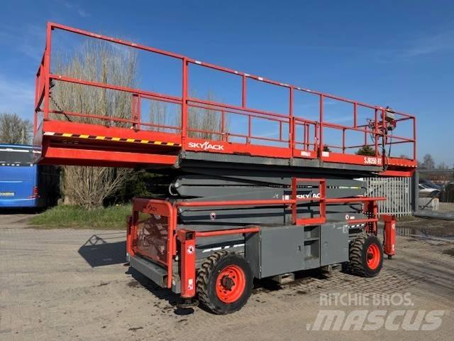SkyJack SJ 9250 RT Schaarhoogwerkers