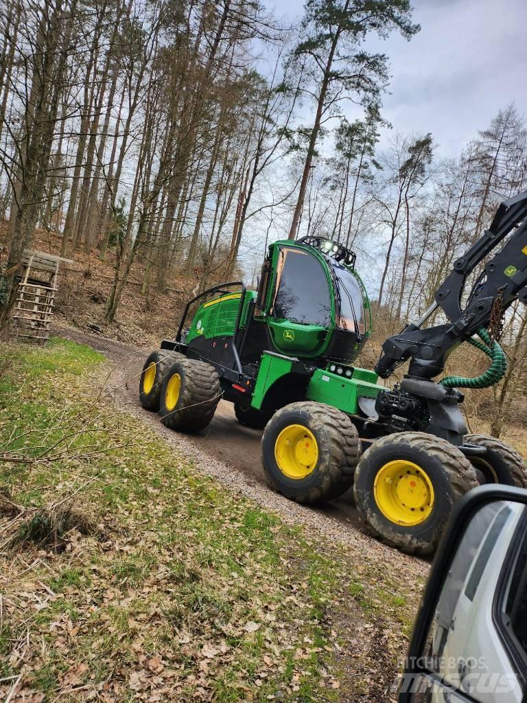 John Deere 1270 G Harvesters