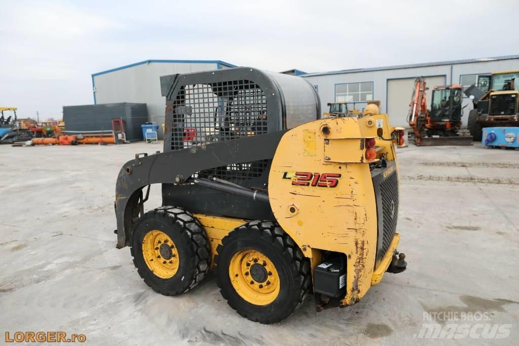 New Holland L 215 Schrankladers