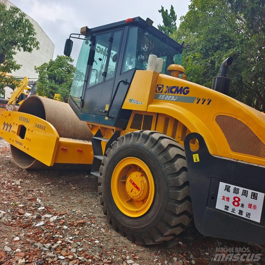 XCMG XS 223 J Trilrolwalsen